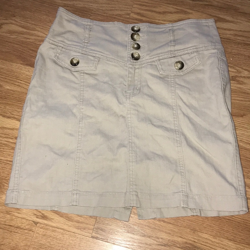 Super cute high waisted skirt